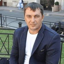 Simone 49 anni